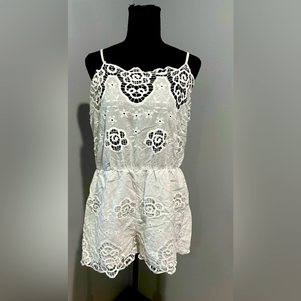 Swim cover up white size large